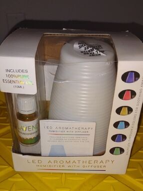 LED Aromatherapy Humidifier with Diffuser - White (Includes Lavender Oil)